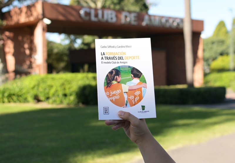 E libro del modelo Club de Amigos